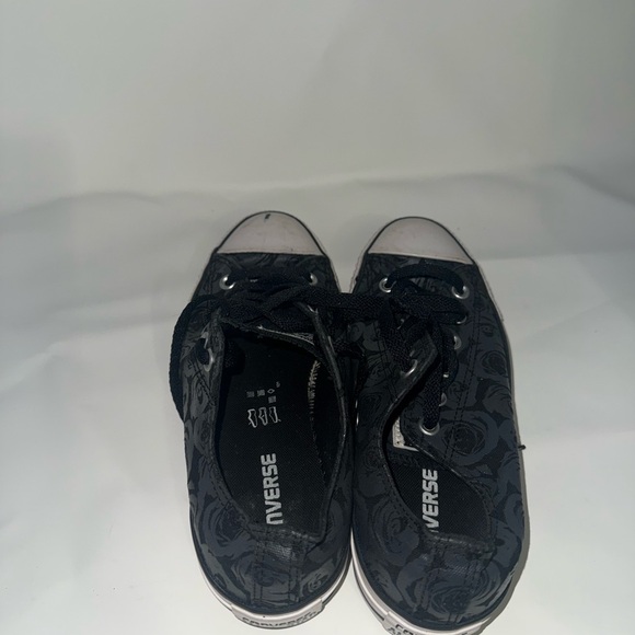 Converse Chuck Taylor Size 9 - Picture 3 of 5